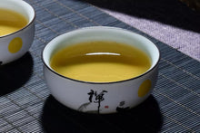 Load image into Gallery viewer, Moonlight White Puer Tea cake
