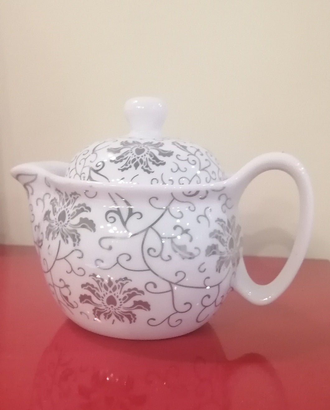 Tea pot
